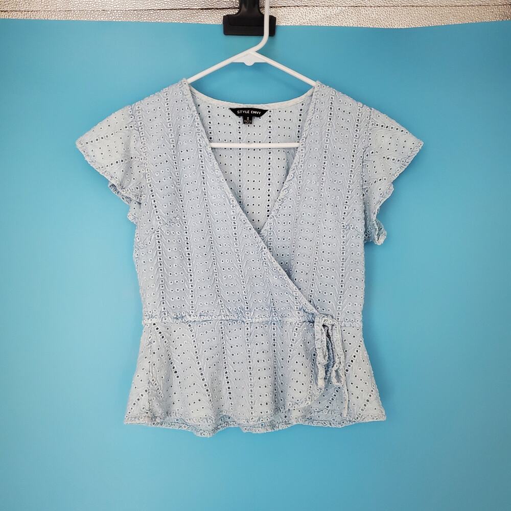 Style Envy Blouse Size Small Wrap Light Blue Lace